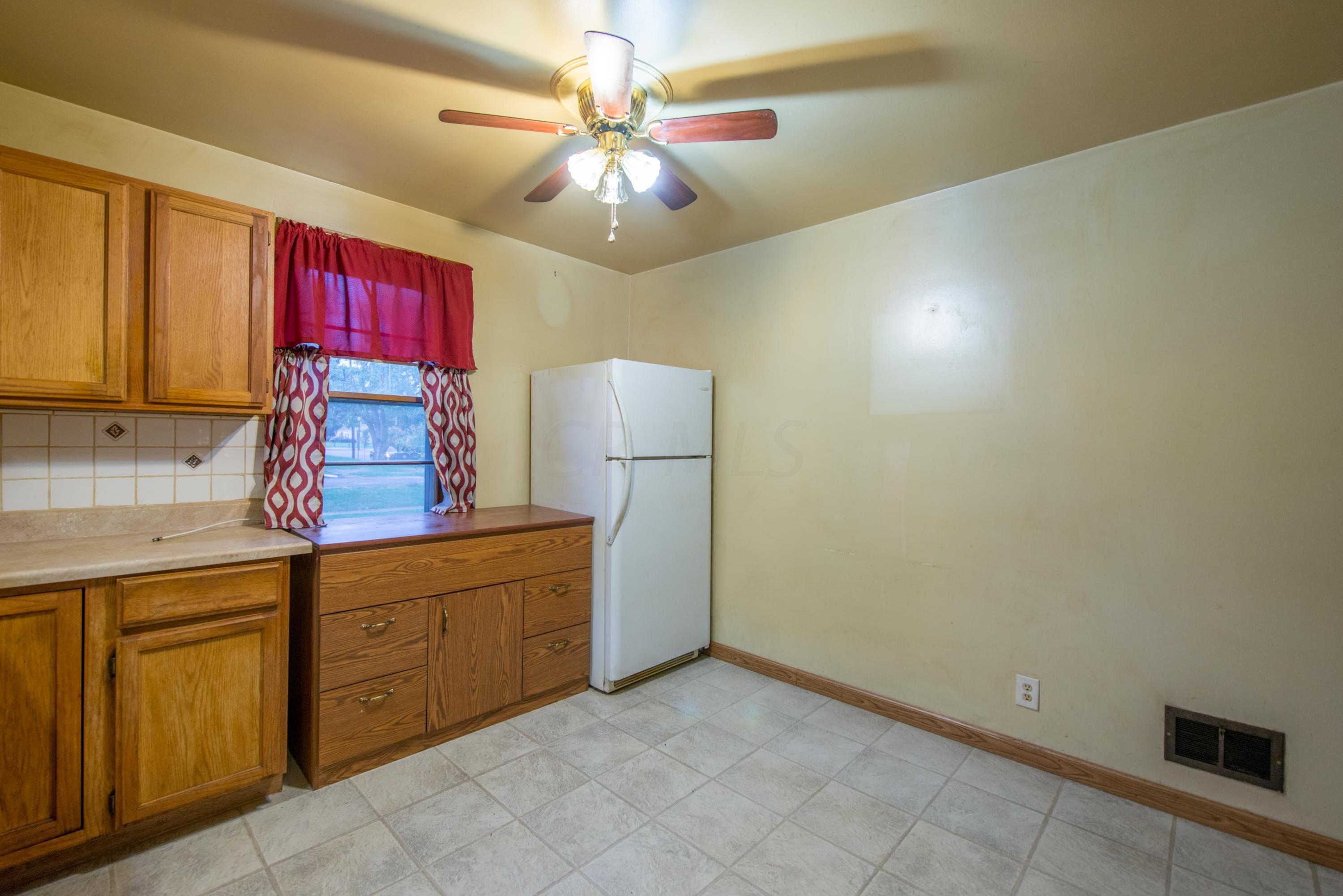 465 South Yearling Road Columbus, OH 43213 - Photo 9 of 31
