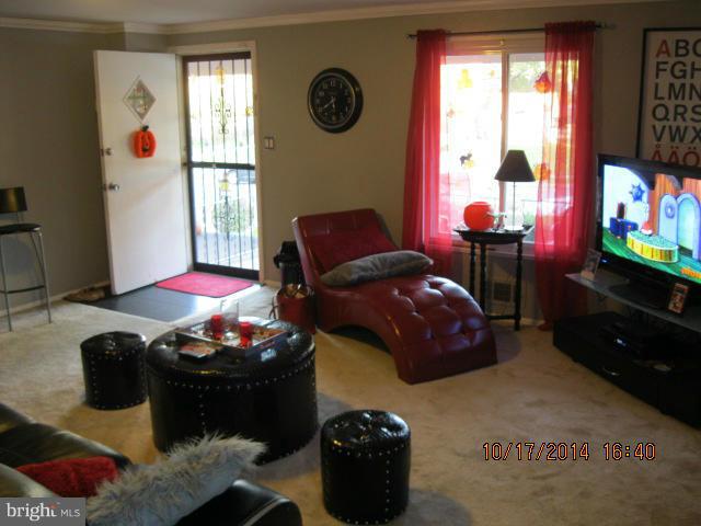 3708 Trent Road Randallstown, MD 21133 - Photo 11 of 25 Living Room
