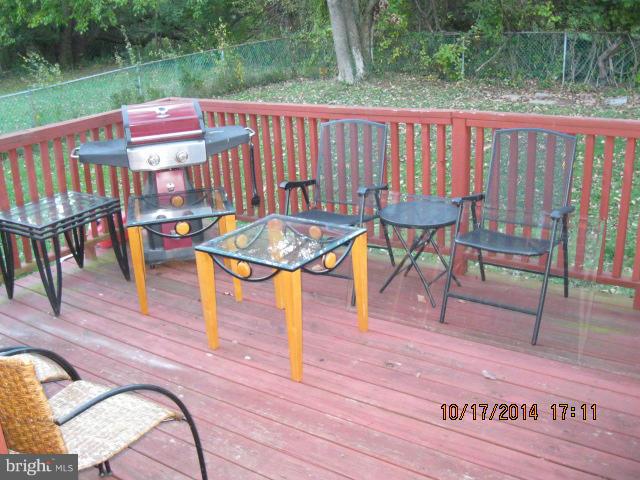 3708 Trent Road Randallstown, MD 21133 - Photo 24 of 25 Rear deck