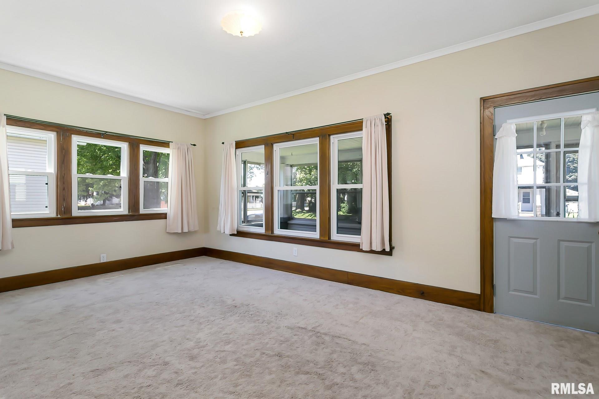 1852 3rd Street Moline, IL 61265 - Photo 3 of 30 Gallery Image 3