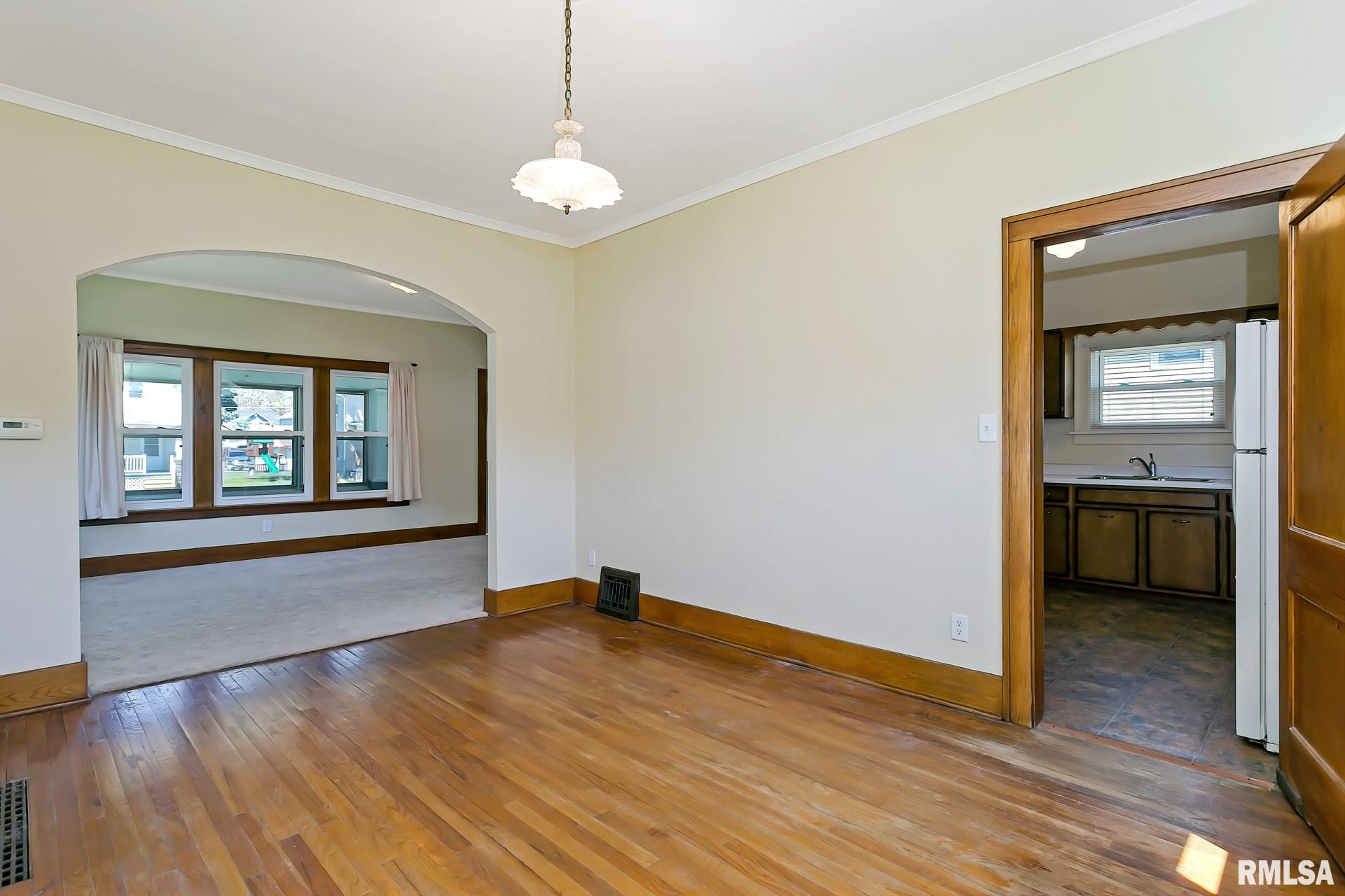 1852 3rd Street Moline, IL 61265 - Photo 6 of 30 Gallery Image 6