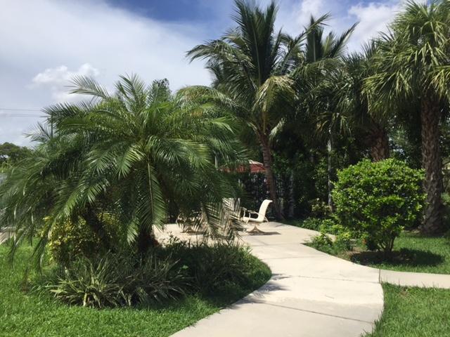 10336 Southwest Sandalfoot Boulevard, Unit 9 Boca Raton, FL 33428 - Photo 2 of 7 Sitting Area