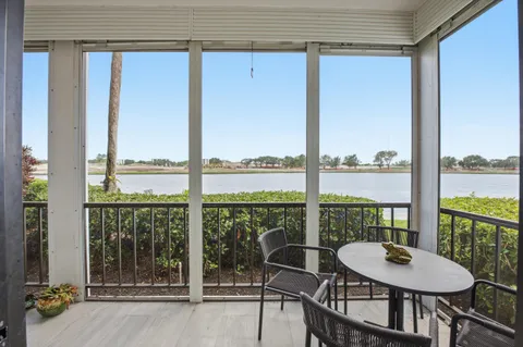 $825,000 | 7768 Lakeside Boulevard, Unit 515, Boca Raton, FL 33434