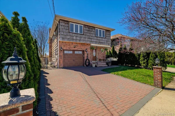 $1,050,000 | 34 Vandewater Avenue, Floral Park, NY 11001