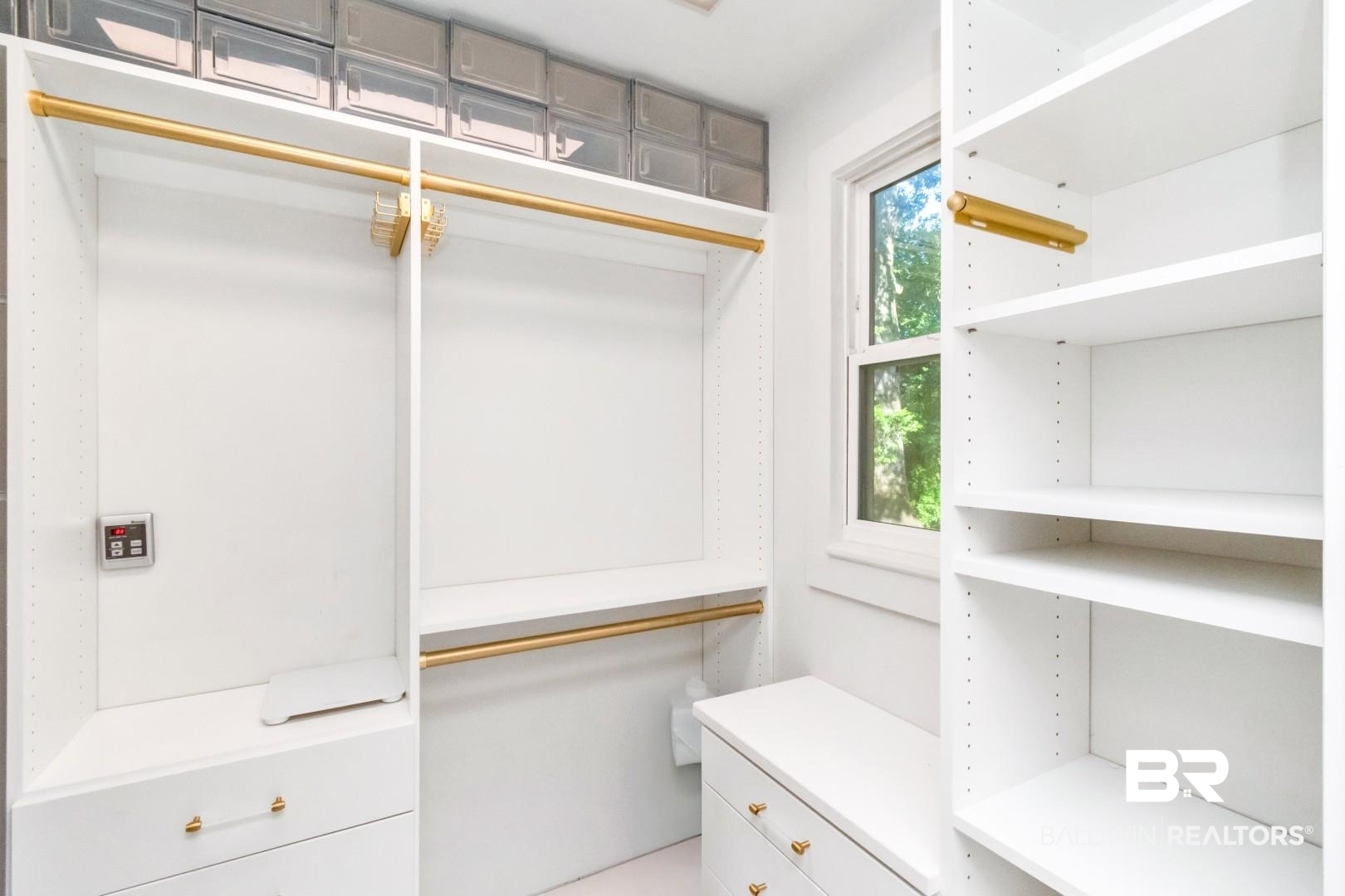 18 Princess Anne Road Mobile, AL 36608 - Photo 19 of 41 View of walk in closet