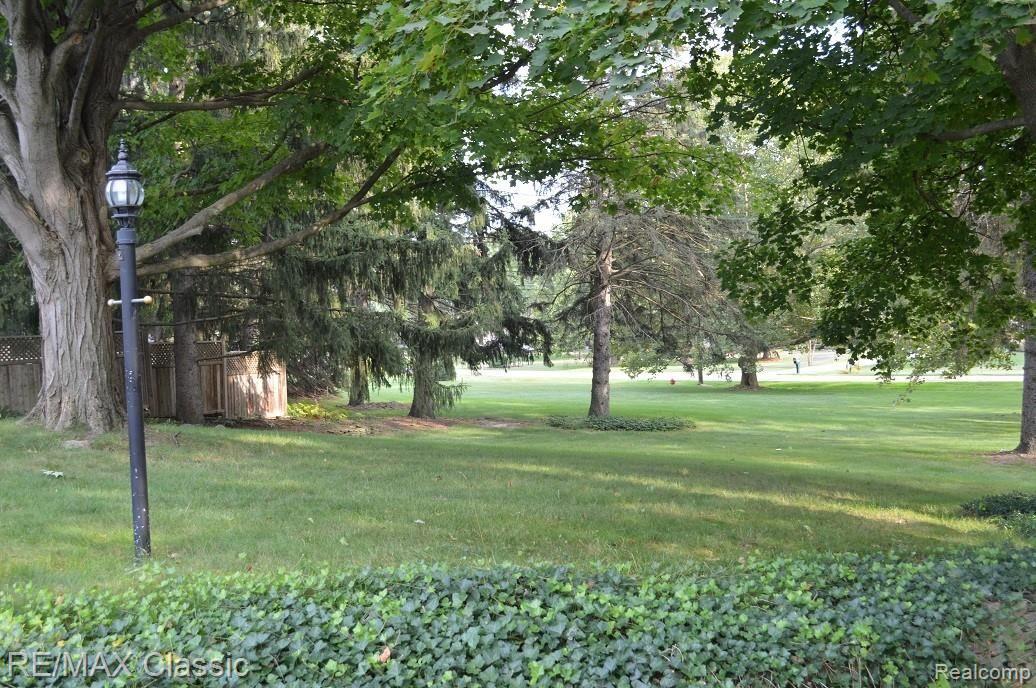 24720 Farmington Road Farmington, MI 48336 - Photo 26 of 30 Hendrix 44.jpg