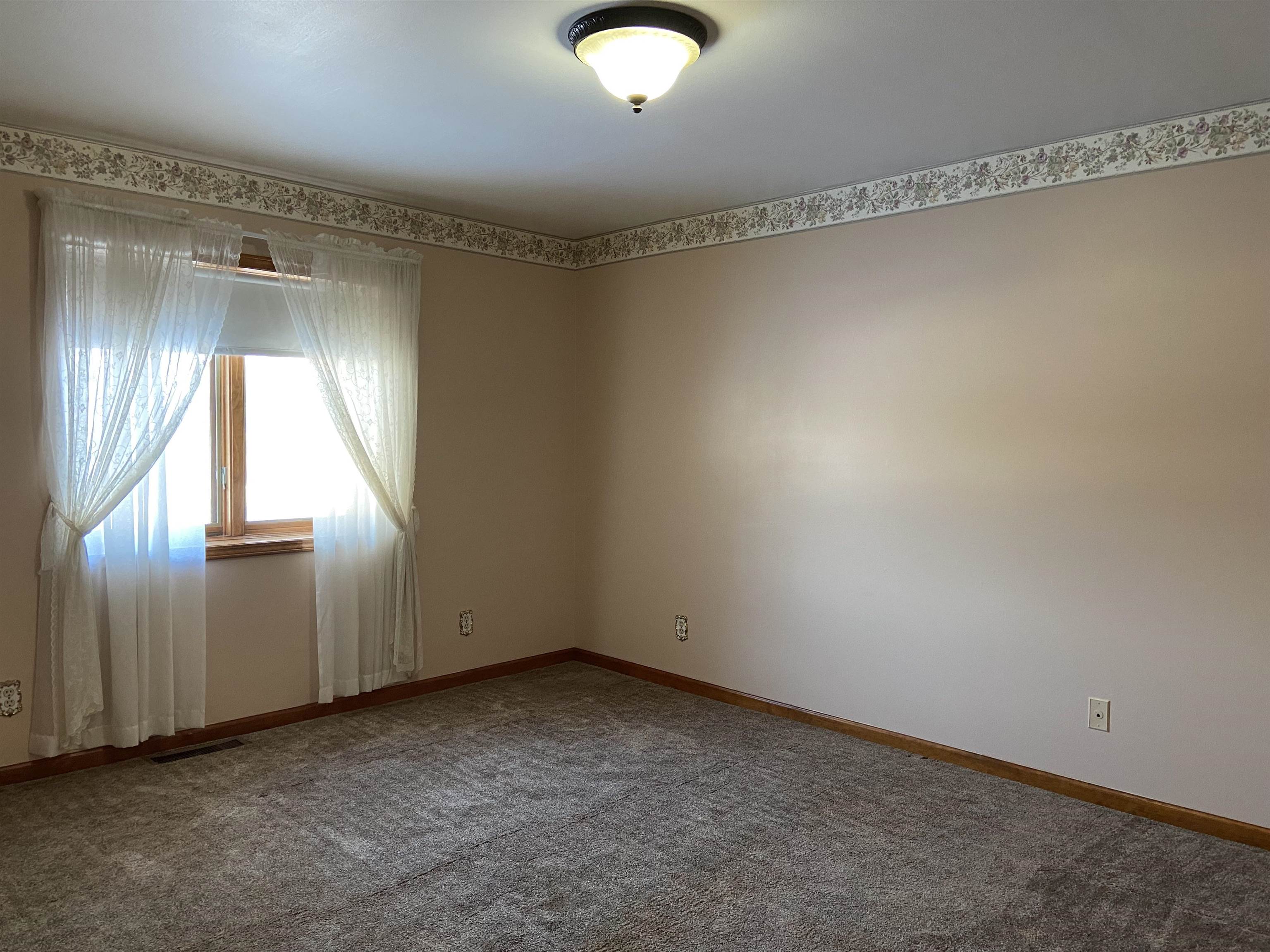 265 East Spring Street Peru, IN 46970 - Photo 12 of 21 Gallery Image 12