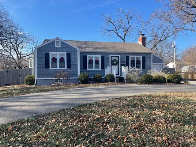 $360,000 | 7440 Walmer Street, Overland Park, KS 66204