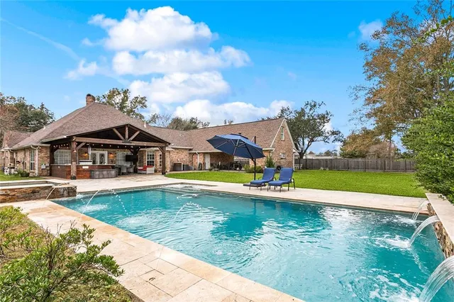 $685,000 | 65 Elmwood Drive, Destrehan, LA 70047