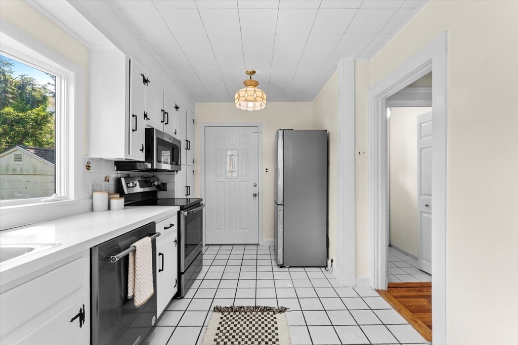 17 Preston Beach Road Marblehead, MA 01945 - Photo 18 of 36 Gallery Image 18