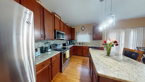 $445,000 | 4132 Hoffman Street, Plano, IL 60545