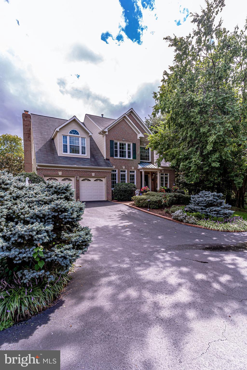 8529 Silverview Drive Lorton, VA 22079 - Photo 6 of 86 Exterior Front