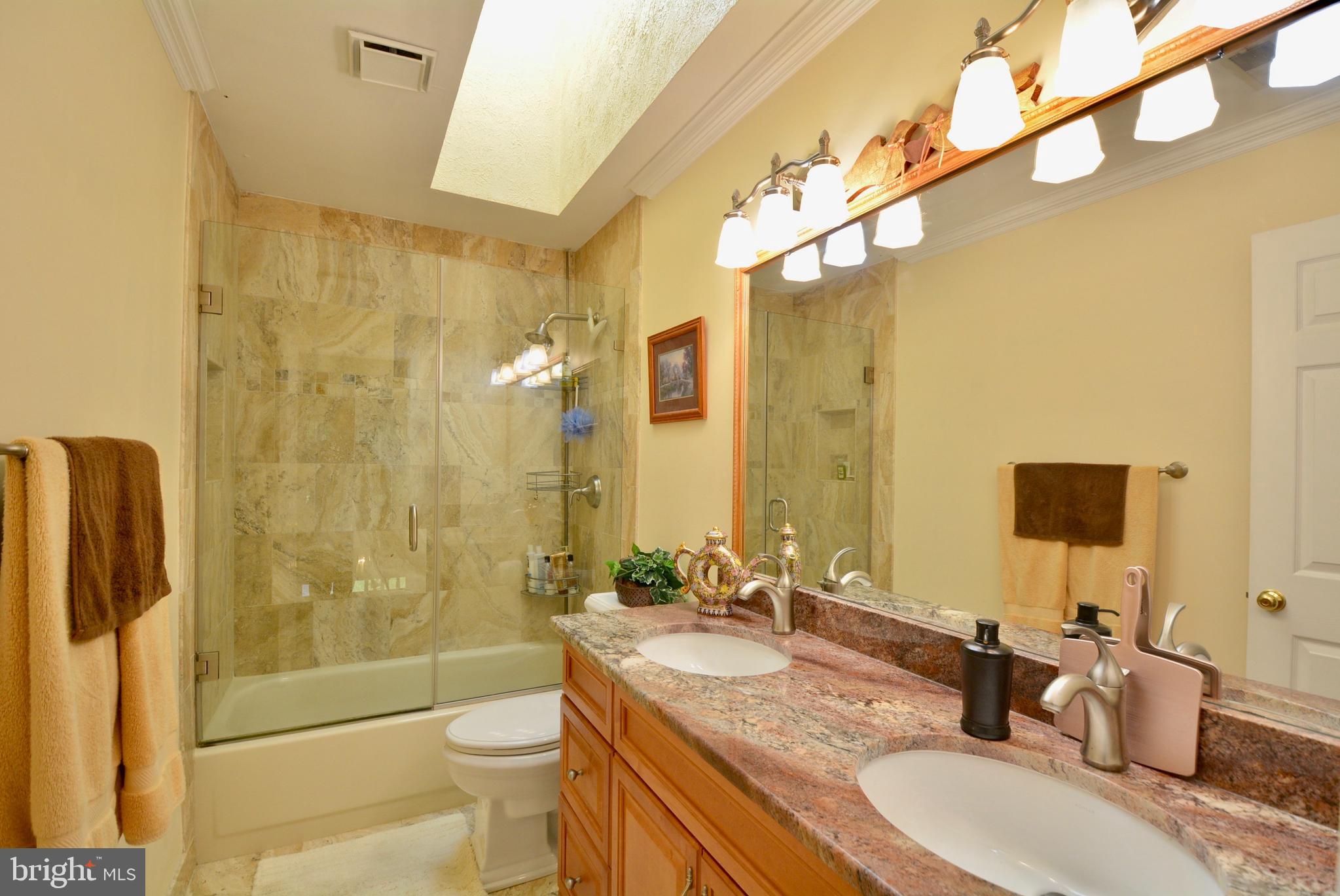 8529 Silverview Drive Lorton, VA 22079 - Photo 69 of 86 Upstairs Hall Bath