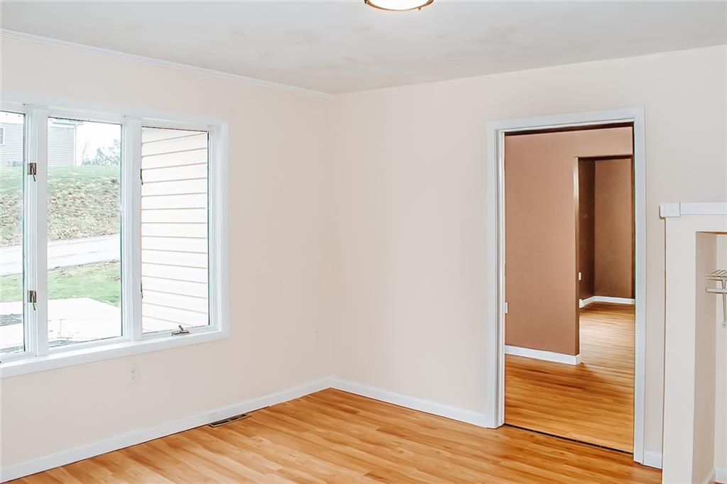 1378 Robbins Station Road Irwin, PA 15642 - Photo 22 of 46