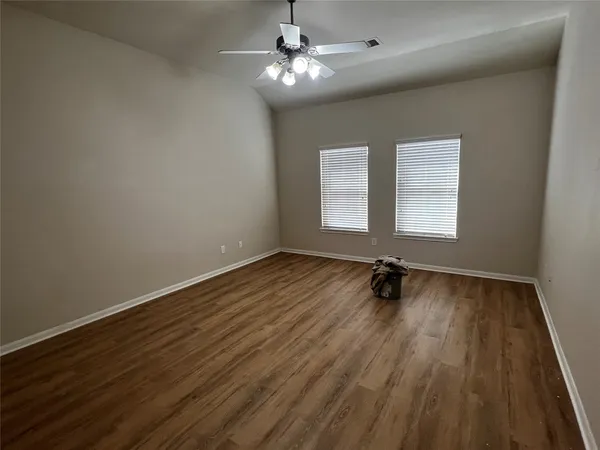 $2,800 | 10621 Sunflower Drive, Conroe, TX 77318