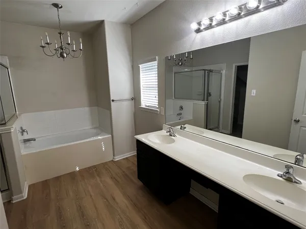 $2,800 | 10621 Sunflower Drive, Conroe, TX 77318