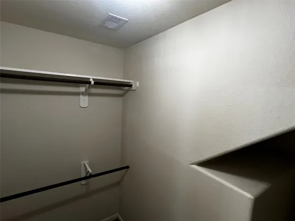 $2,800 | 10621 Sunflower Drive, Conroe, TX 77318