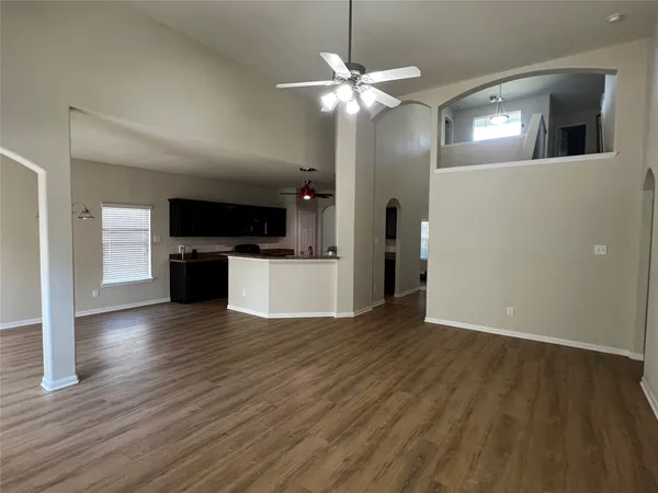 $2,800 | 10621 Sunflower Drive, Conroe, TX 77318