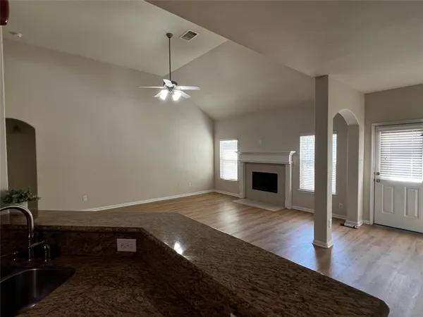 $2,800 | 10621 Sunflower Drive, Conroe, TX 77318