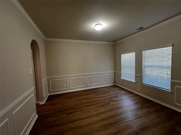 $2,800 | 10621 Sunflower Drive, Conroe, TX 77318