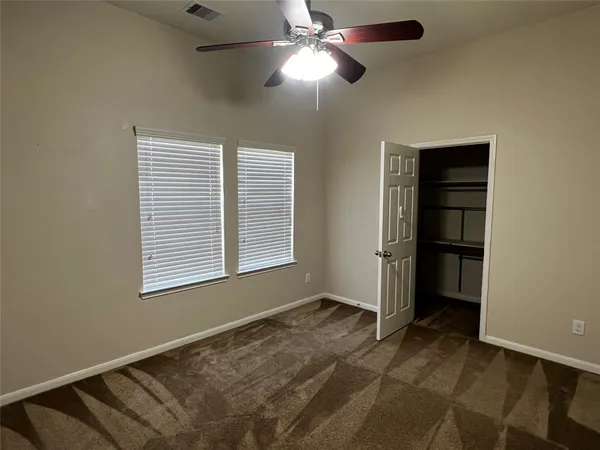 $2,800 | 10621 Sunflower Drive, Conroe, TX 77318