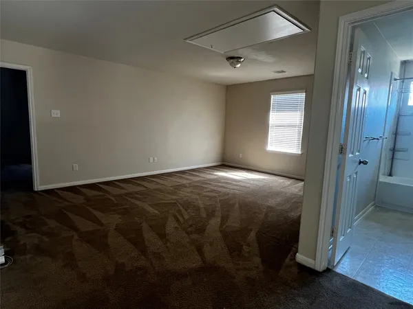 $2,800 | 10621 Sunflower Drive, Conroe, TX 77318