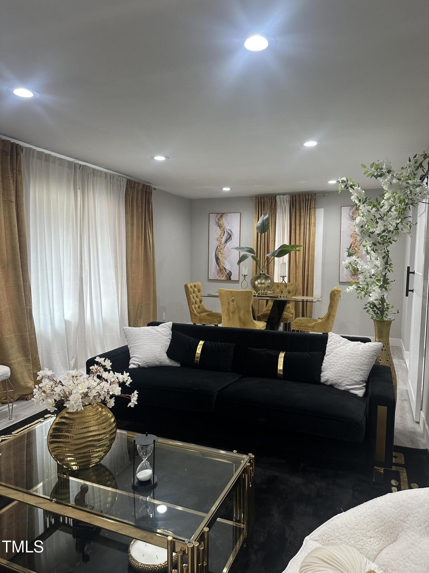 1216 Elizabeth Road West Wilson, NC 27893 - Photo 16 of 34 a living room with furniture