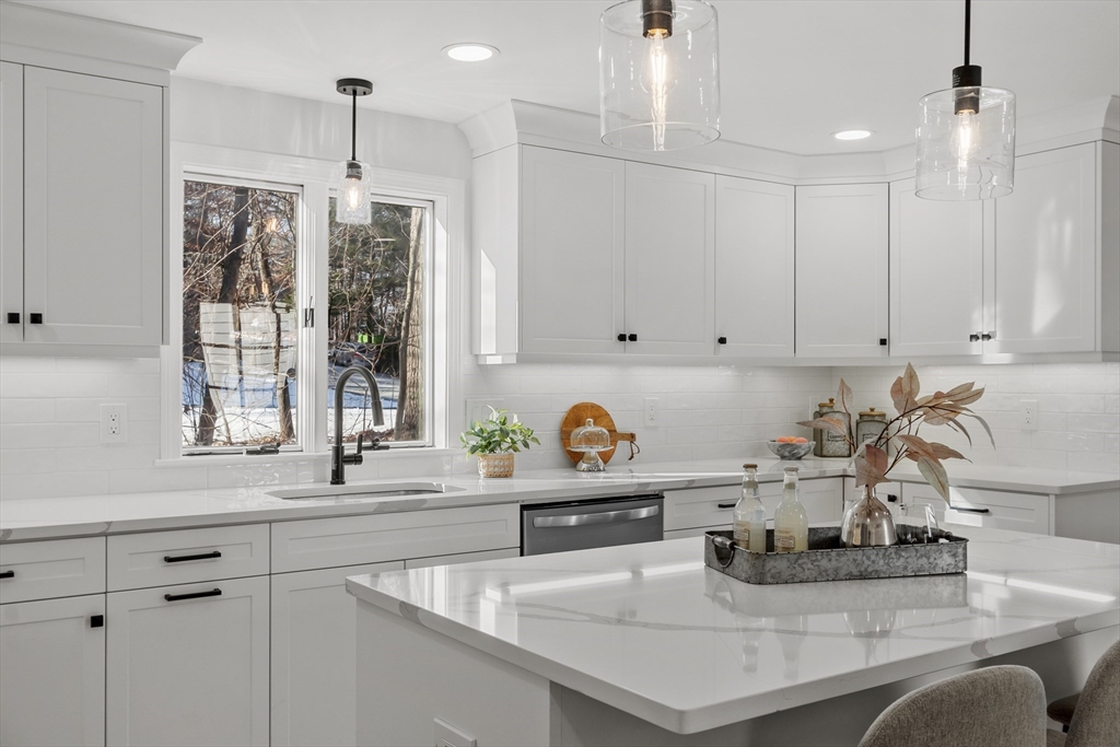11 Wadsworth Road North Reading, MA 01864 - Photo 17 of 42 Gallery Image 17
