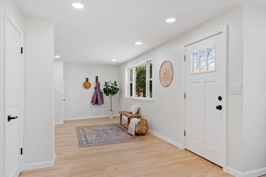 11 Wadsworth Road North Reading, MA 01864 - Photo 3 of 42 Gallery Image 3