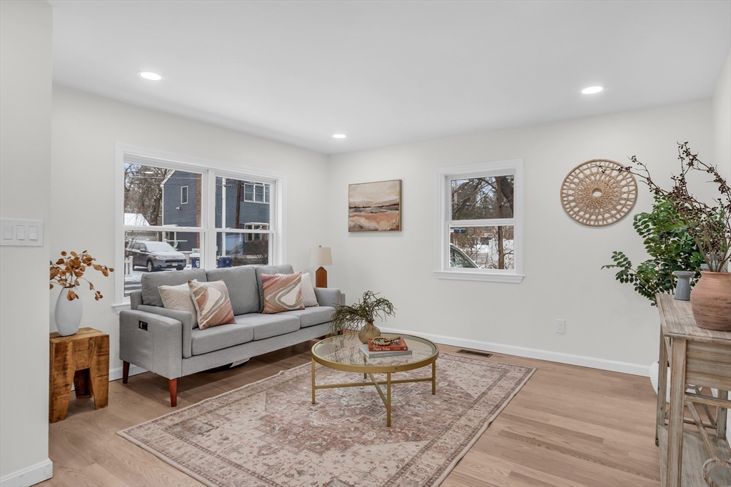 11 Wadsworth Road North Reading, MA 01864 - Photo 4 of 42 Gallery Image 4