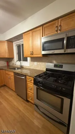 $2,900 | 10 Riverside Avenue, Unit 2, Lyndhurst, NJ 07071