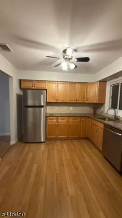 $2,900 | 10 Riverside Avenue, Unit 2, Lyndhurst, NJ 07071