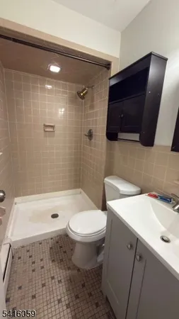 $2,900 | 10 Riverside Avenue, Unit 2, Lyndhurst, NJ 07071