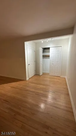 $2,900 | 10 Riverside Avenue, Unit 2, Lyndhurst, NJ 07071