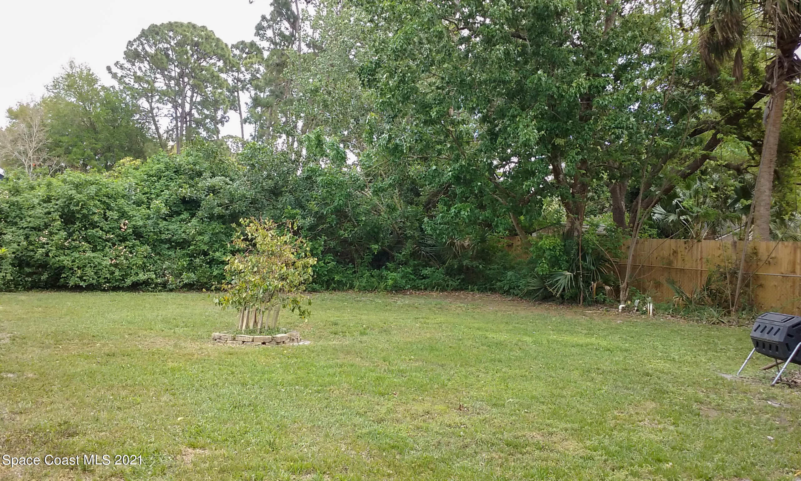 5405 Holden Road Cocoa, FL 32927 - Photo 5 of 7 Big Backyard