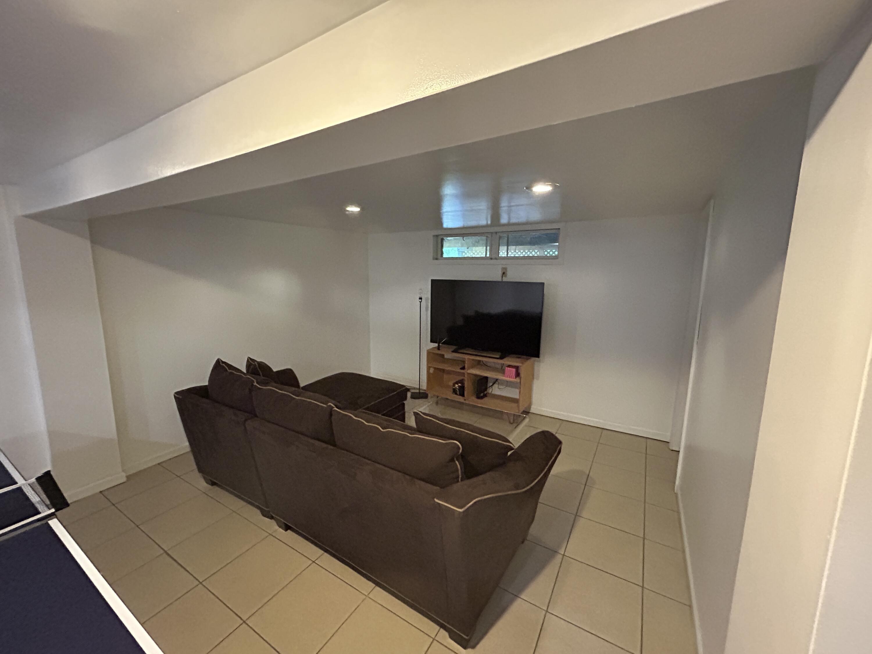 7301 Locust Avenue Gary, IN 46403 - Photo 16 of 33 3000x2250