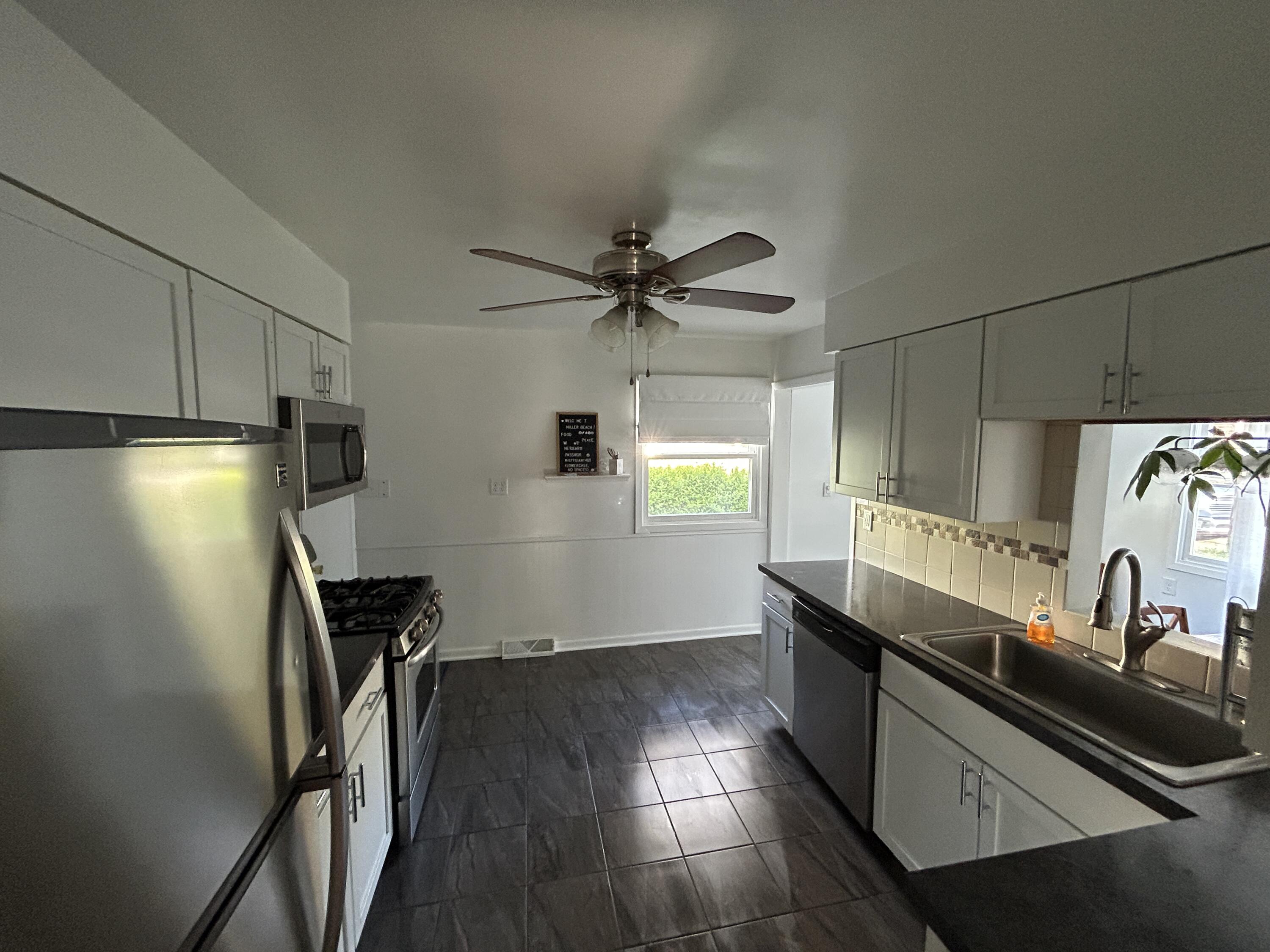 7301 Locust Avenue Gary, IN 46403 - Photo 8 of 33 3000x2250