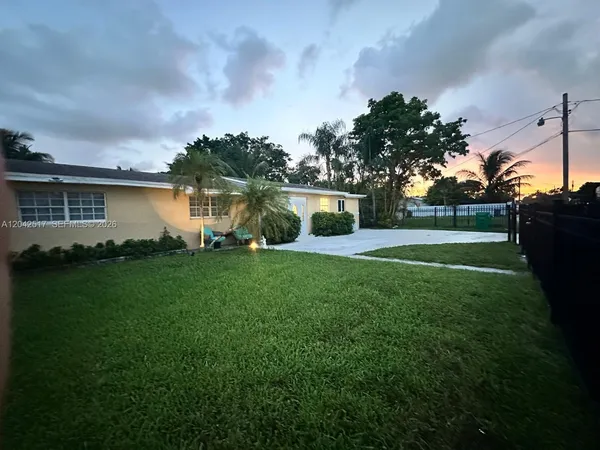 $3,450 | Pinewood, Miami, FL 33167