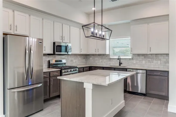 $3,200 | 4519 San Jacinto Street, Unit 104, Dallas, TX 75204