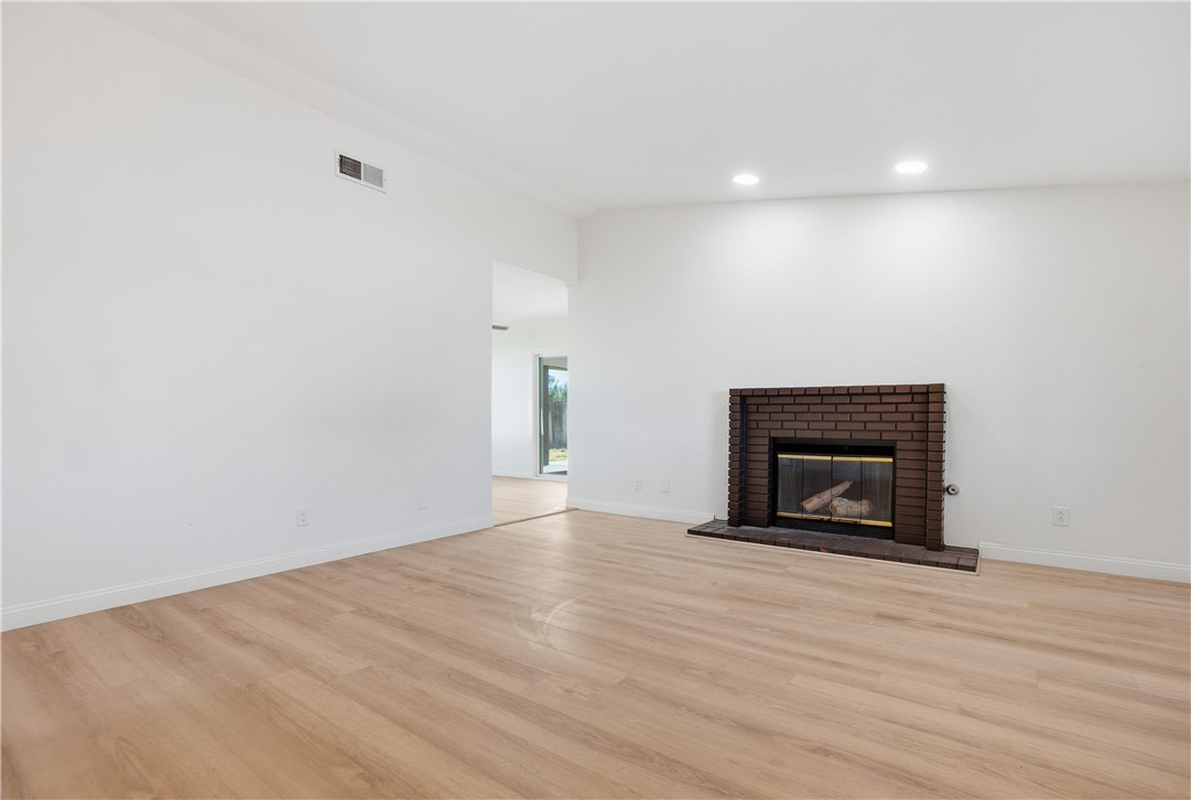 21011 Ponca Road Apple Valley, CA 92308 - Photo 5 of 26