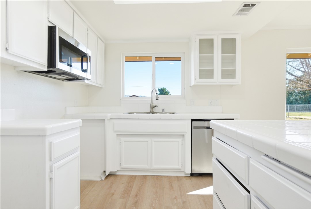 21011 Ponca Road Apple Valley, CA 92308 - Photo 10 of 26