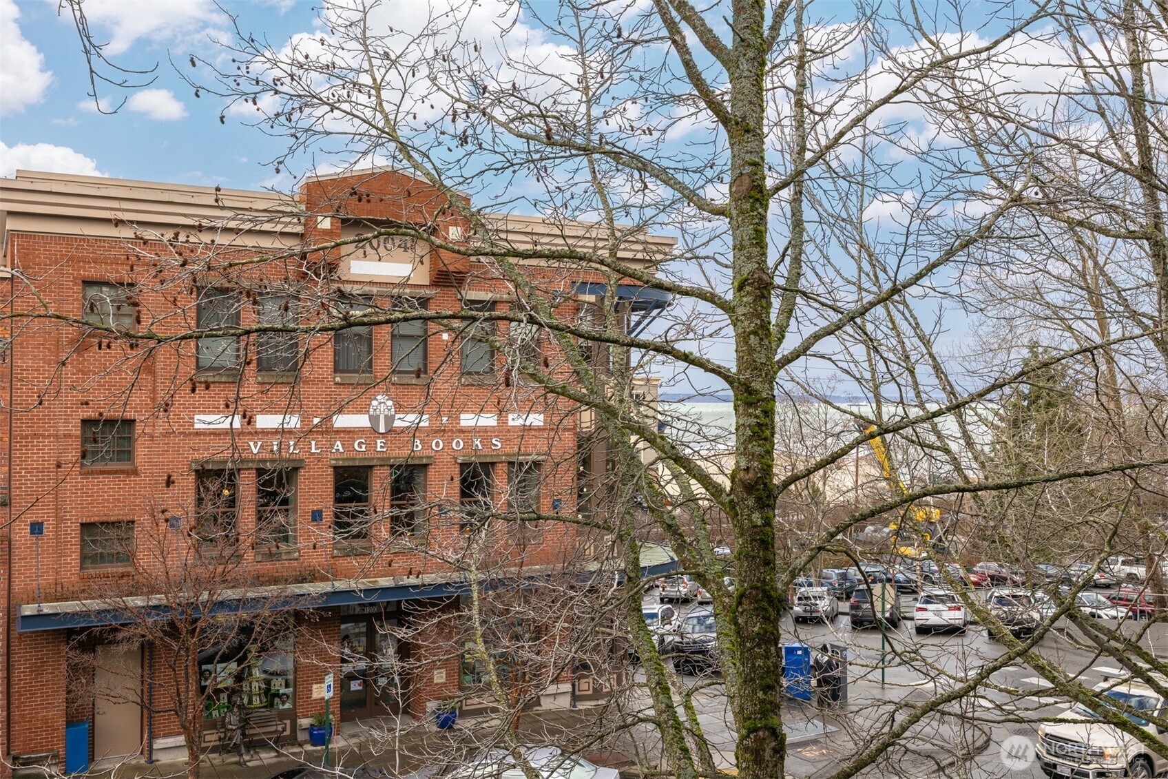 1201 11th Street, Unit 303 Bellingham, WA 98225 - Photo 27 of 34 a front view of a building
