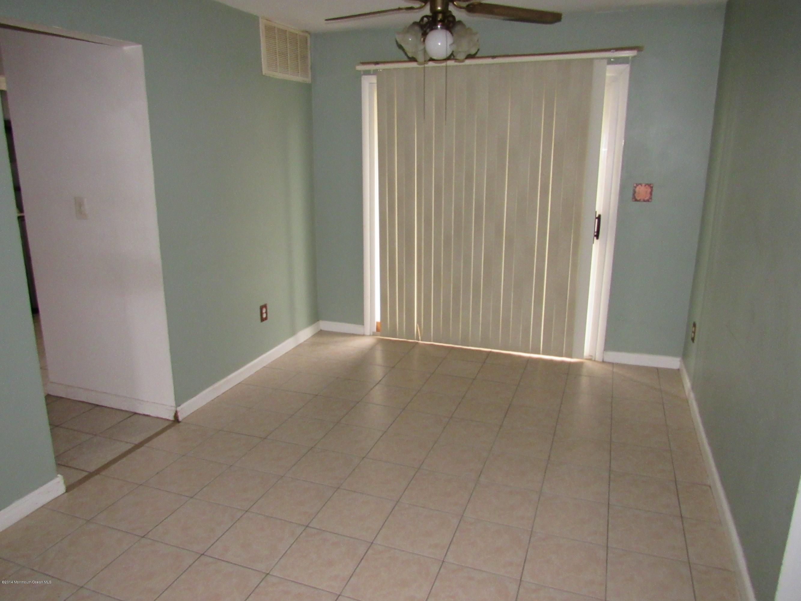 242 Sawmill Road, Unit 372 Brick, NJ 08724 - Photo 5 of 10 IMG_0345