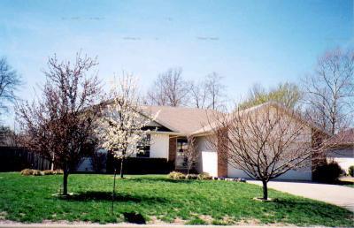 2373 South Timbercreek Avenue Springfield, MO 65807 - Photo 1 of 1 Primary Photo