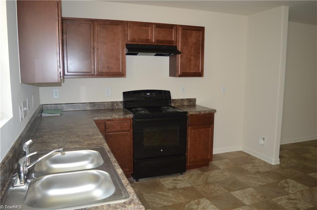 425 Sandybrooke Drive High Point, NC 27265 - Photo 6 of 22