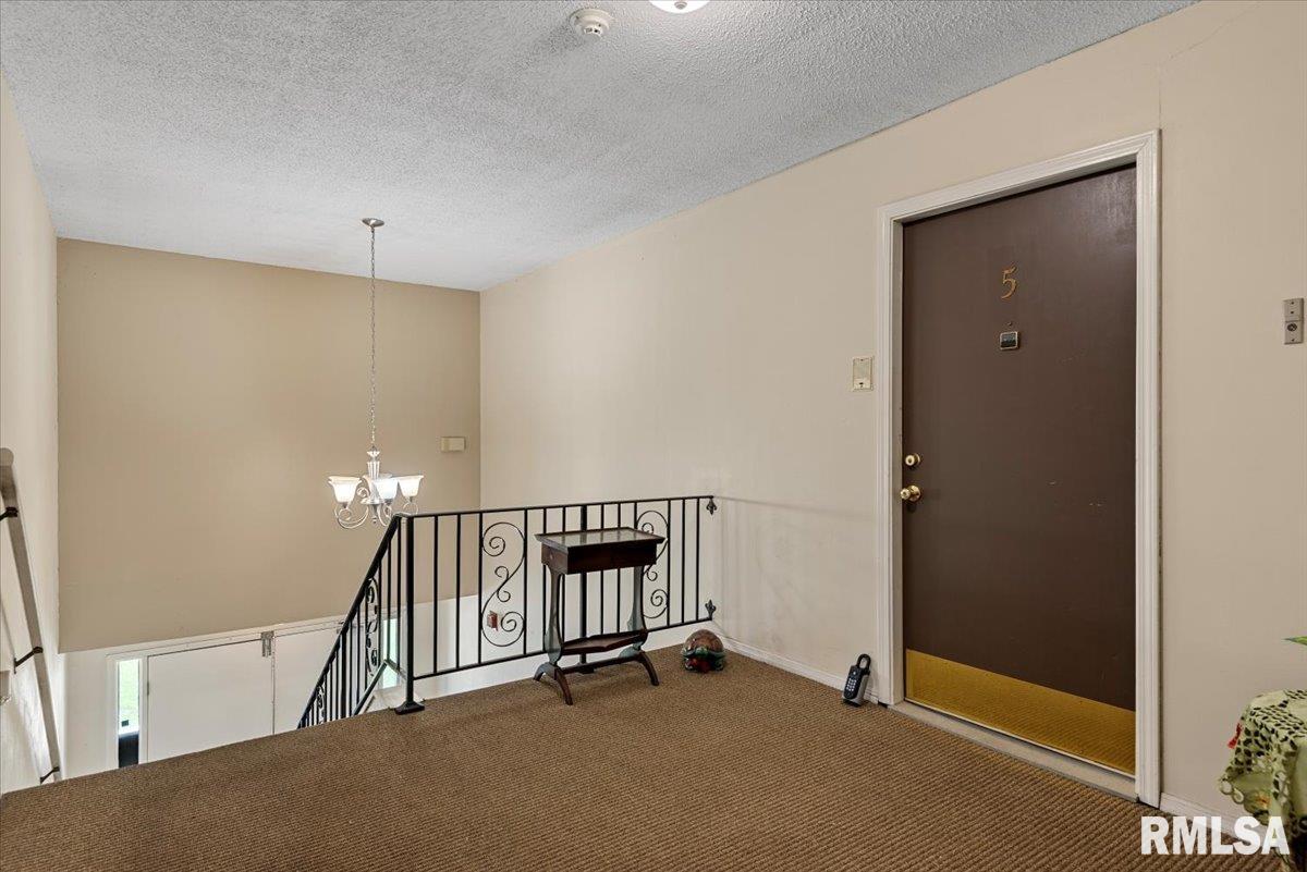 1909 Jeanette Lane, Unit 5 Springfield, IL 62702 - Photo 3 of 20 Gallery Image 3