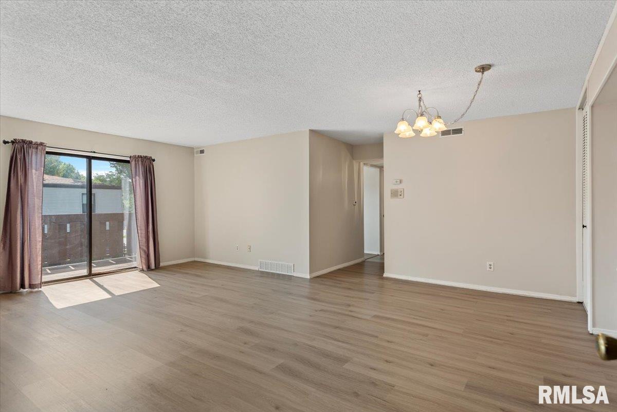 1909 Jeanette Lane, Unit 5 Springfield, IL 62702 - Photo 4 of 20 Gallery Image 4