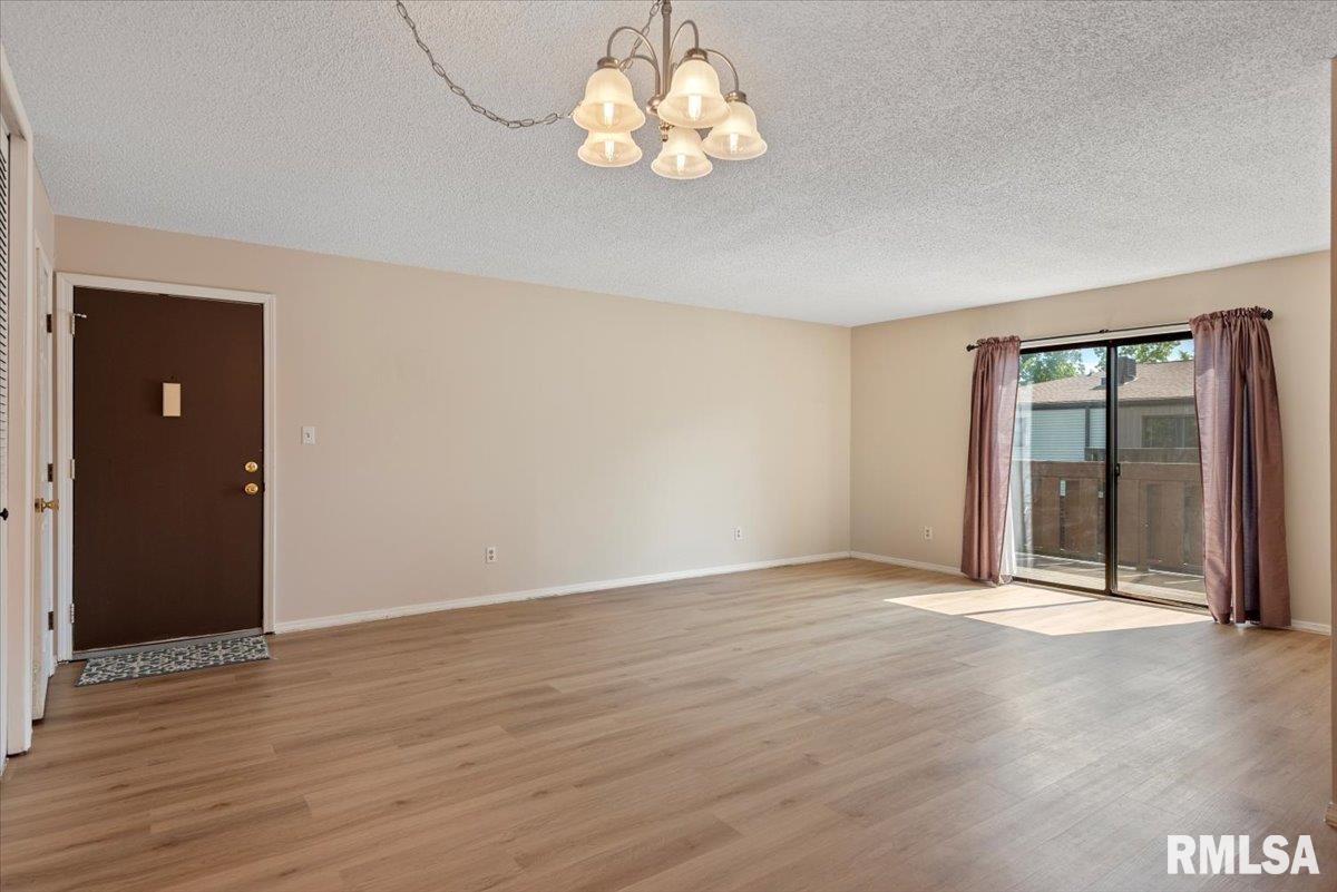 1909 Jeanette Lane, Unit 5 Springfield, IL 62702 - Photo 6 of 20 Gallery Image 6