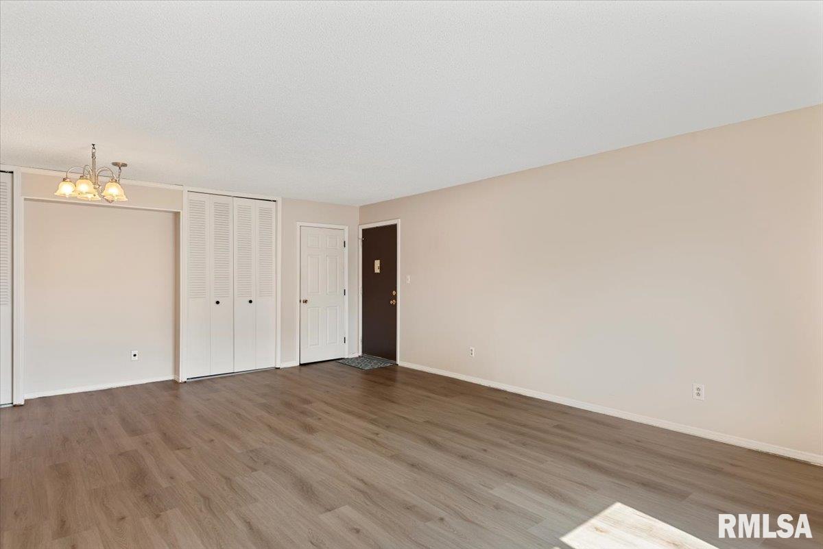 1909 Jeanette Lane, Unit 5 Springfield, IL 62702 - Photo 8 of 20 Gallery Image 8
