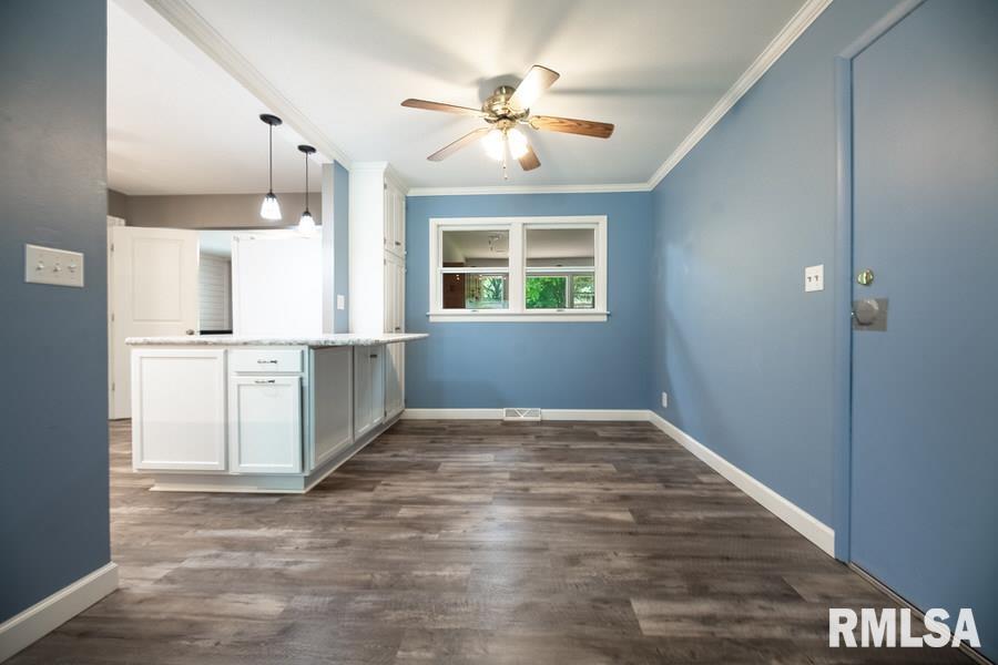 6142 North Hamilton Road Peoria, IL 61614 - Photo 11 of 49 Gallery Image 11